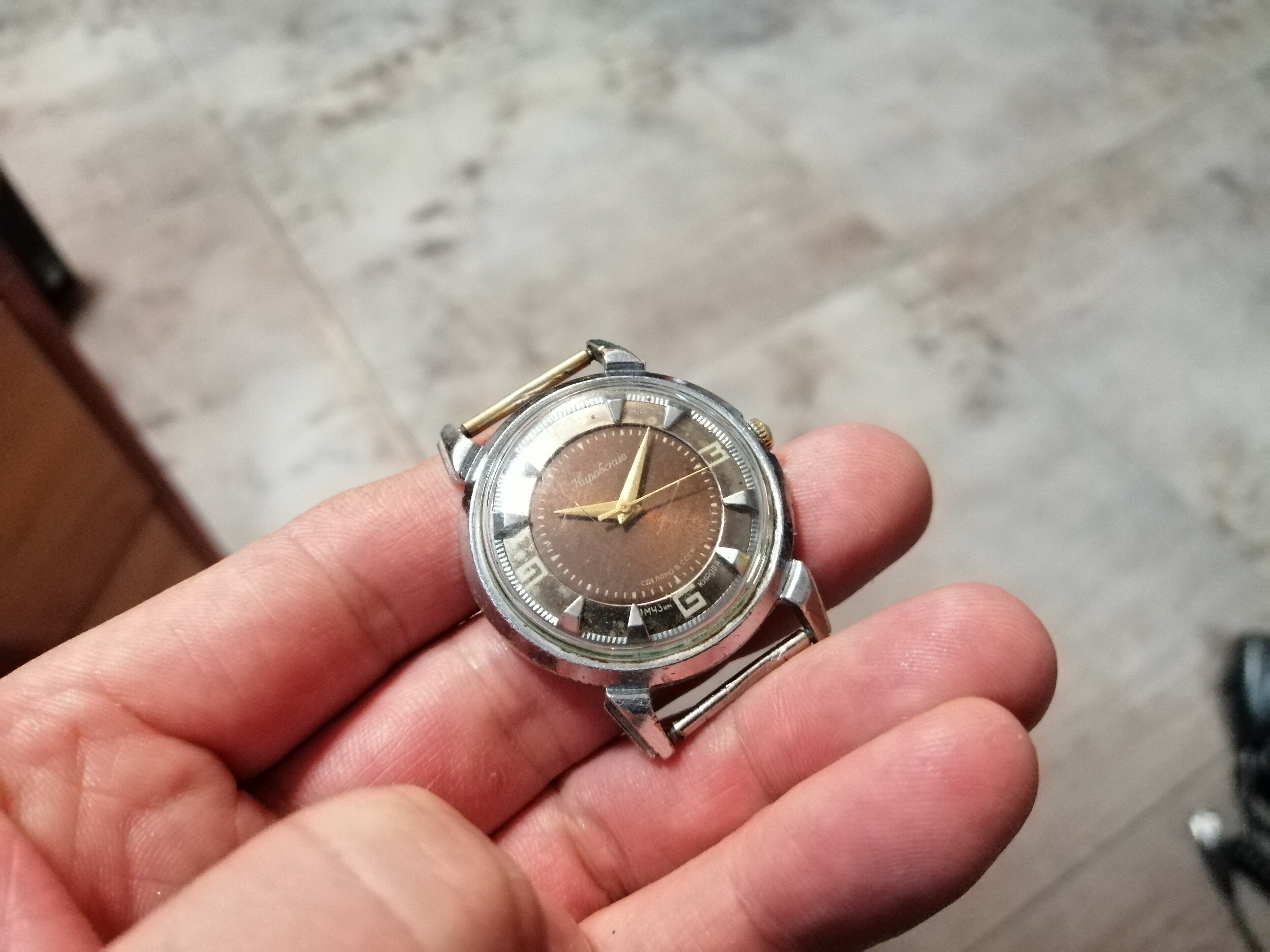 zegarek-nakrecany-kirowski-wodoszczelnosc-brak