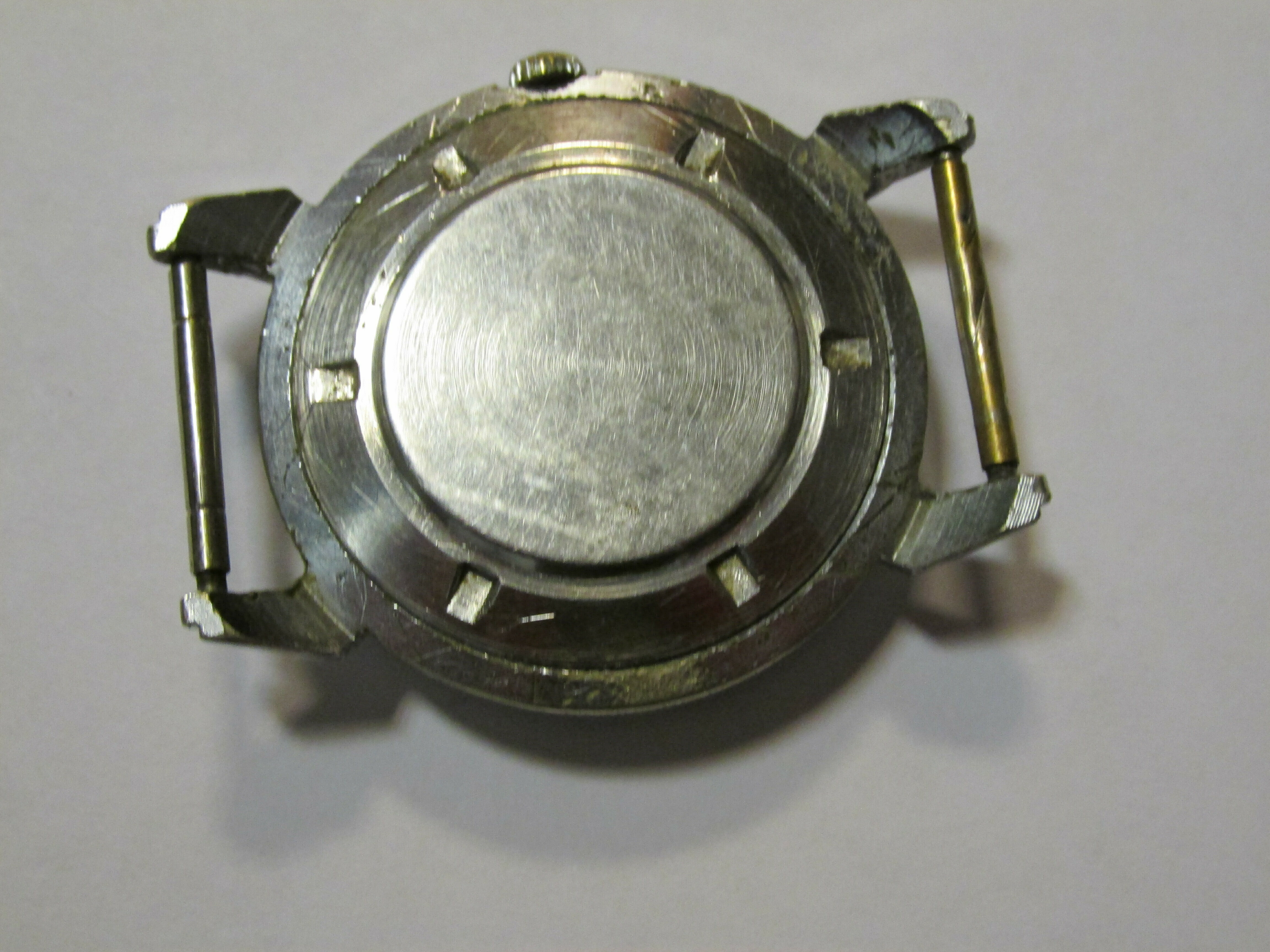 zegarek-nakrecany-kirowski-funkcje-brak