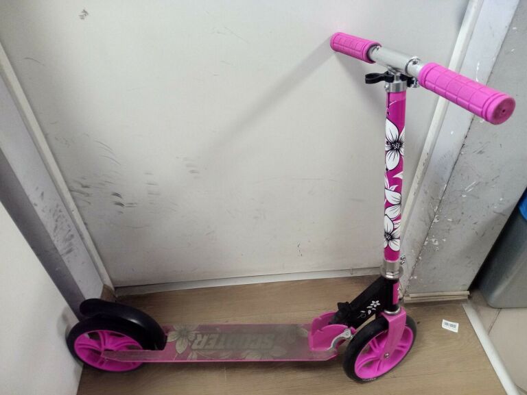 hulajnoga-dziewczeca-scooter-jumbo-polecamy-kolor-rozowy