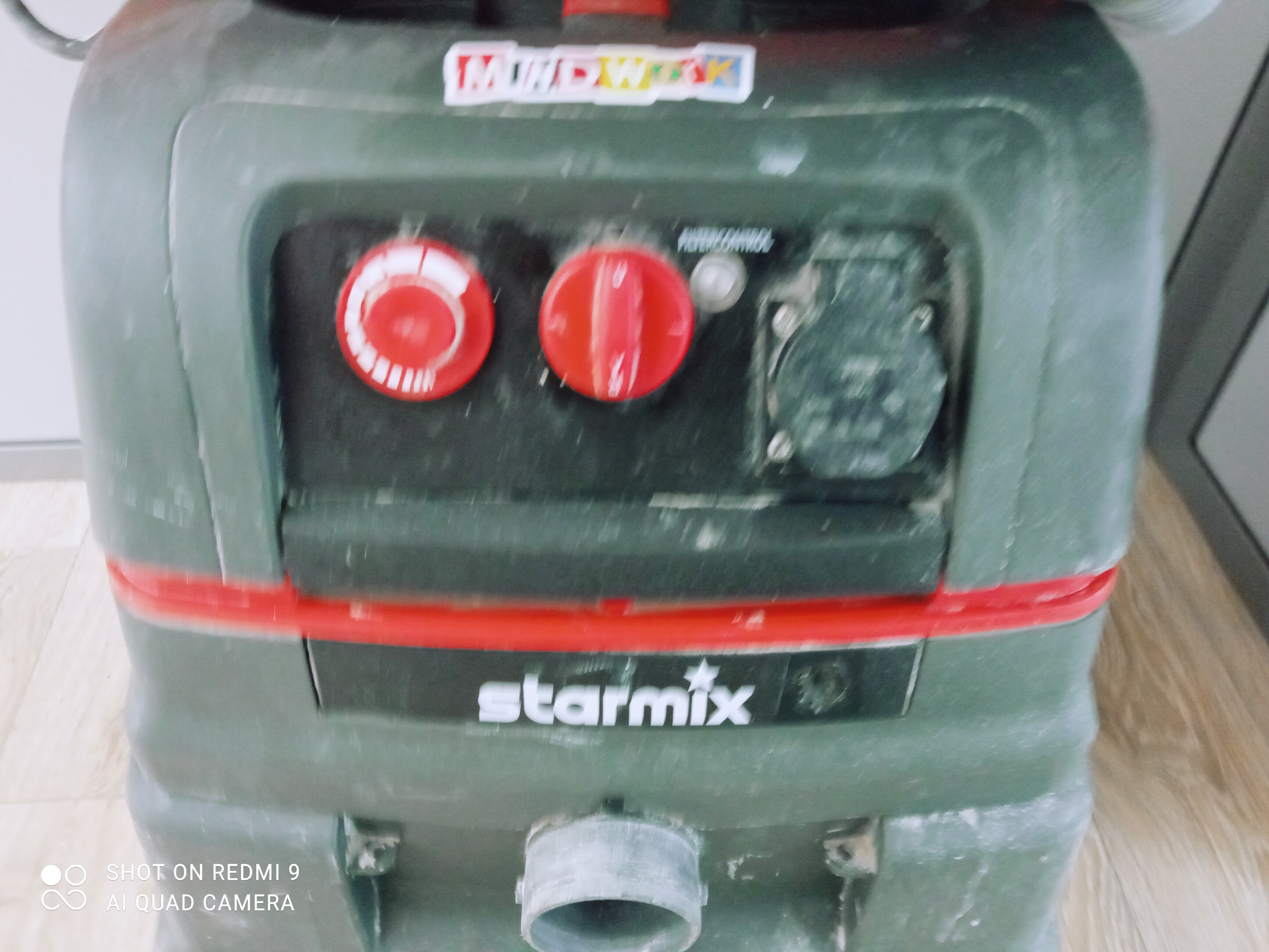 odkurzacz-budowlany-starmix-isc-l-1650-marka-starmix