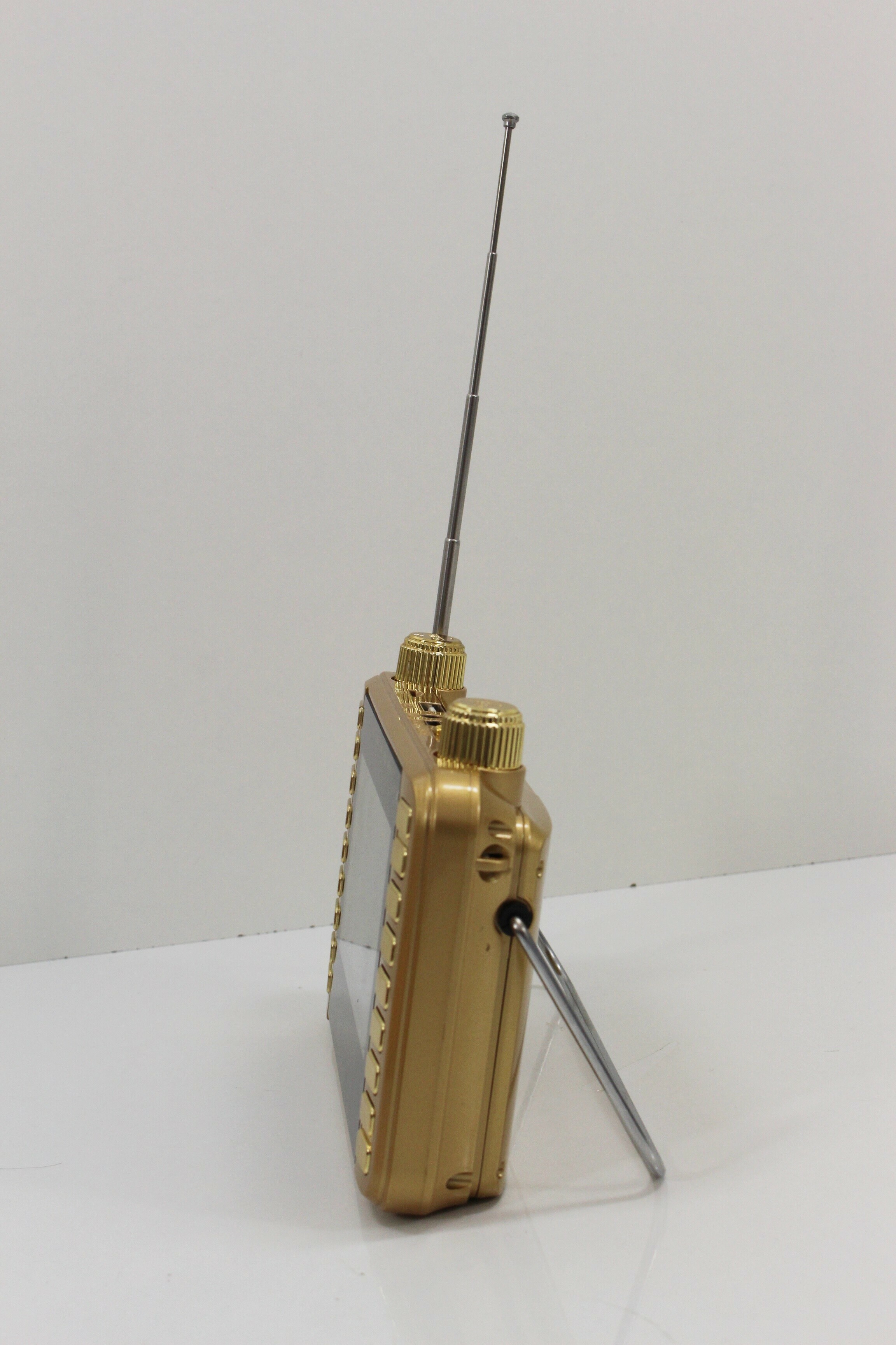 tv-media-limited-gold-edytion-przenosny-tv-model-33