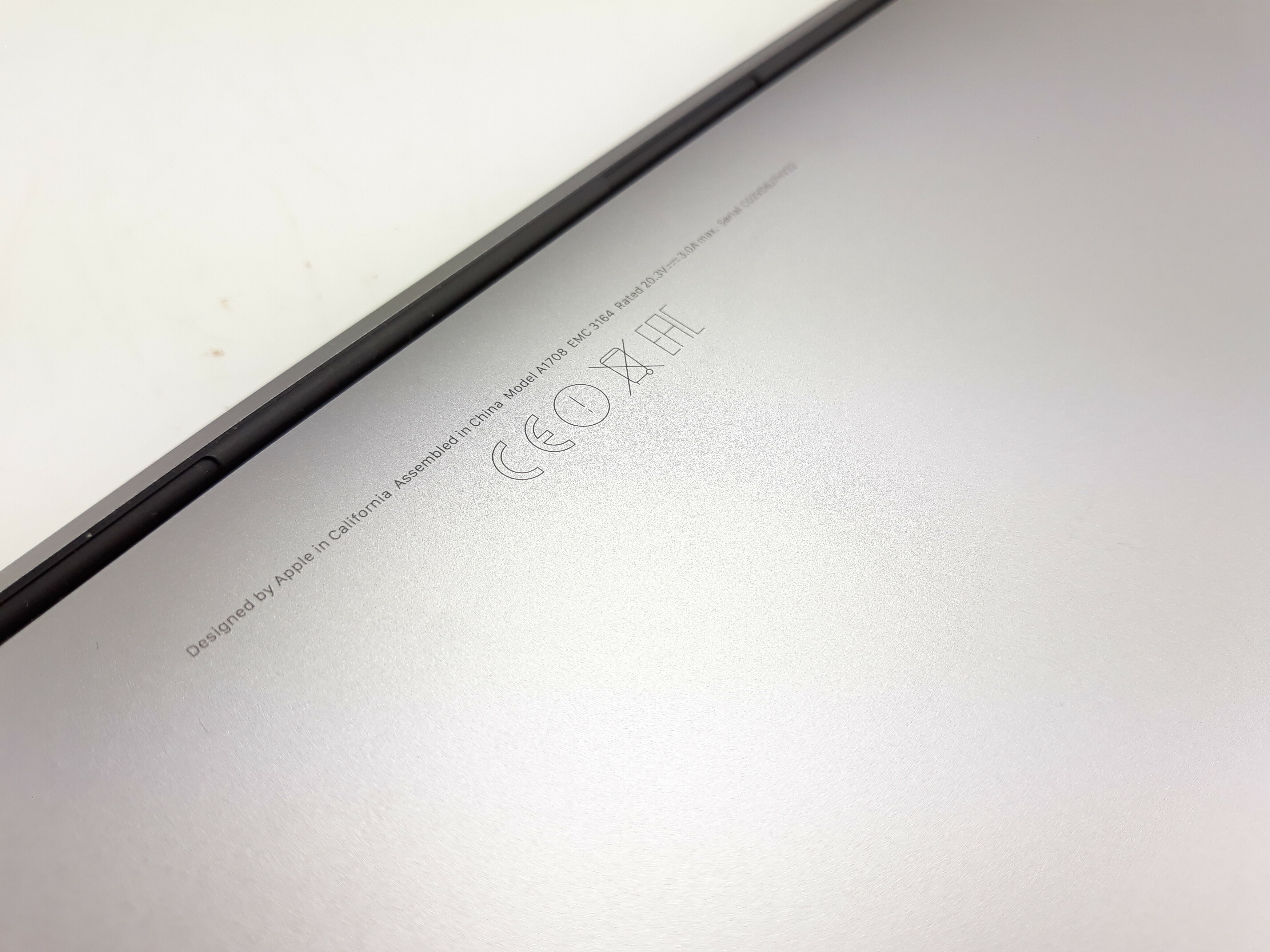 laptop-macbook-pro-2017-i5-ram-8128gb-komplet-wielkosc-pamieci-ram-8-gb