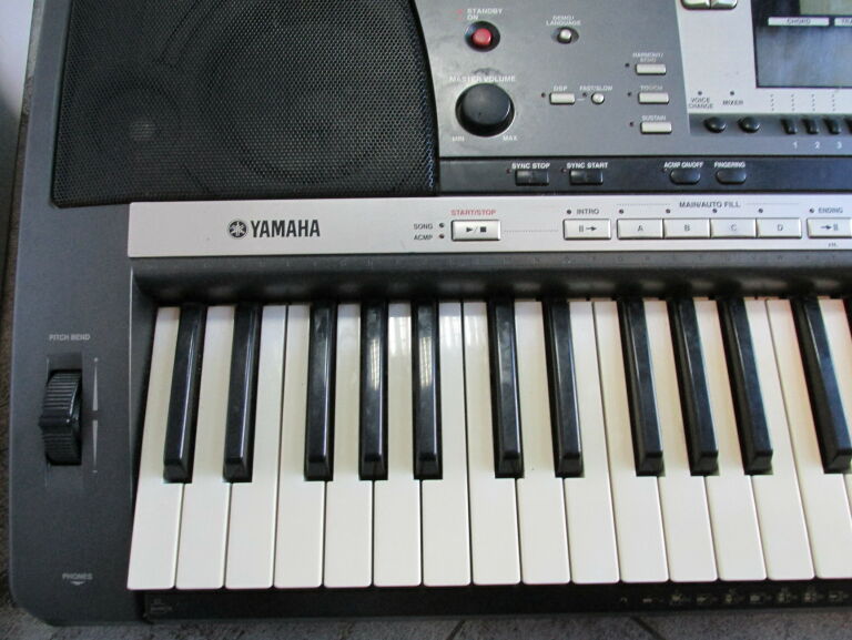 KEYBOARD YAMAHA PSR 640