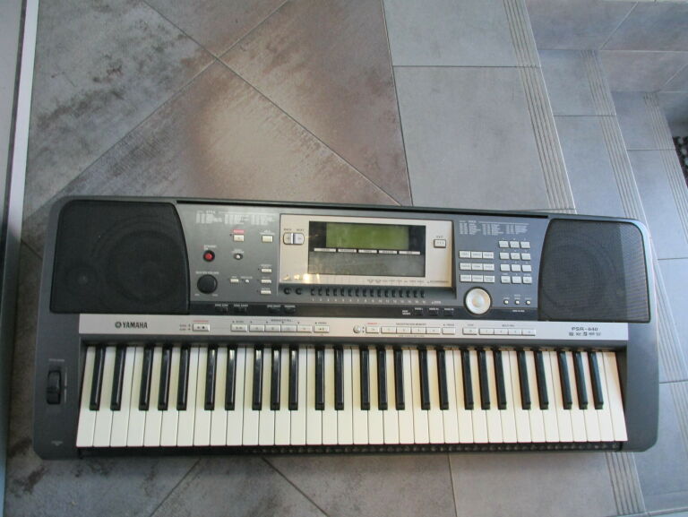 KEYBOARD YAMAHA PSR 640