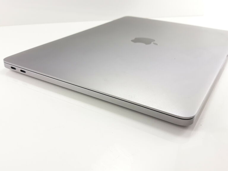 laptop-macbook-pro-2017-i5-ram-8128gb-komplet-rozdzielczosc-px-2560-x-1600