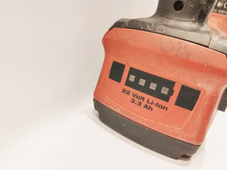 MŁOTOWIERTARKA HILTI TE 6-A22 + AKU 3.3 AH