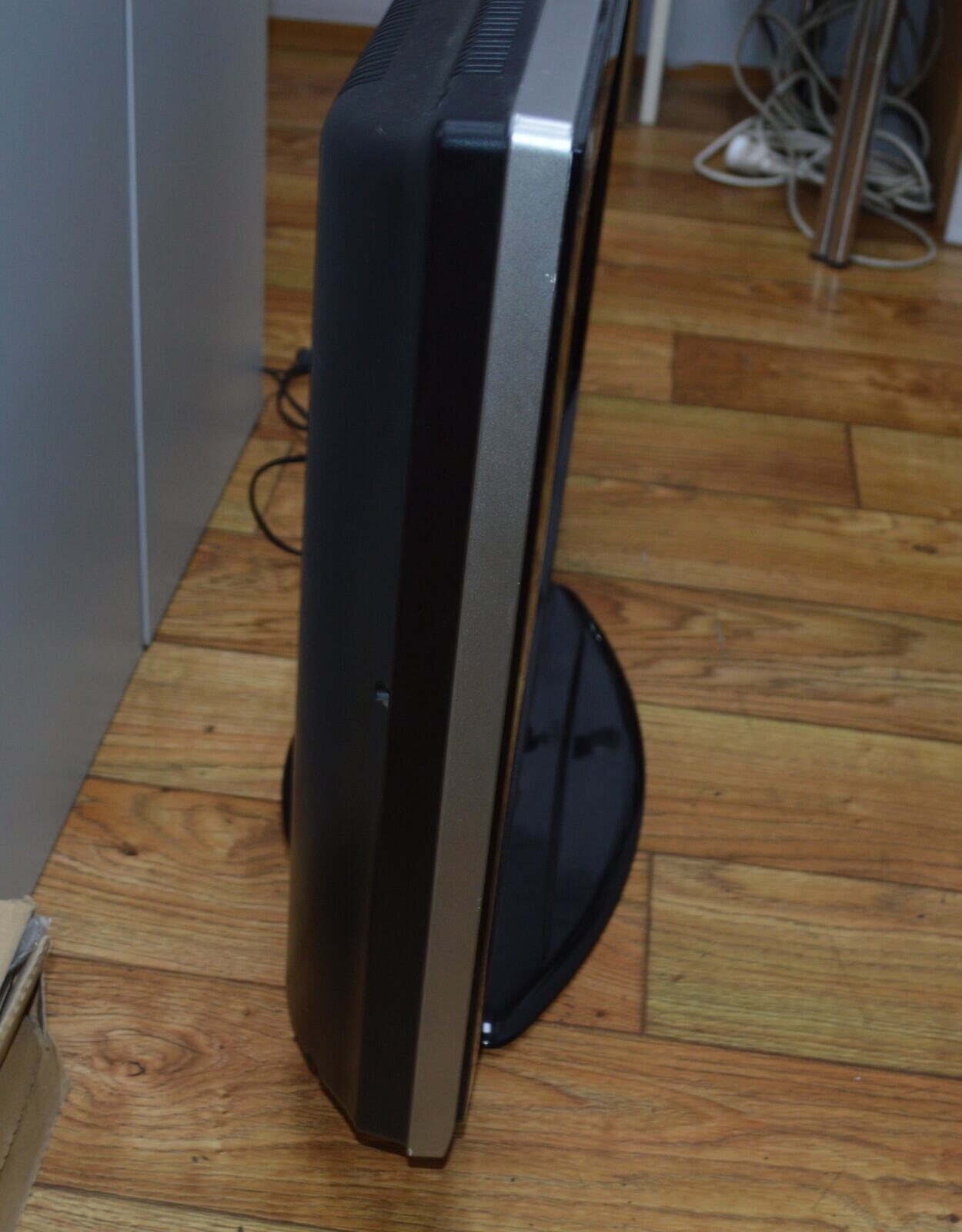 tv-sharp-lc32wd1epilot-marka-sharp