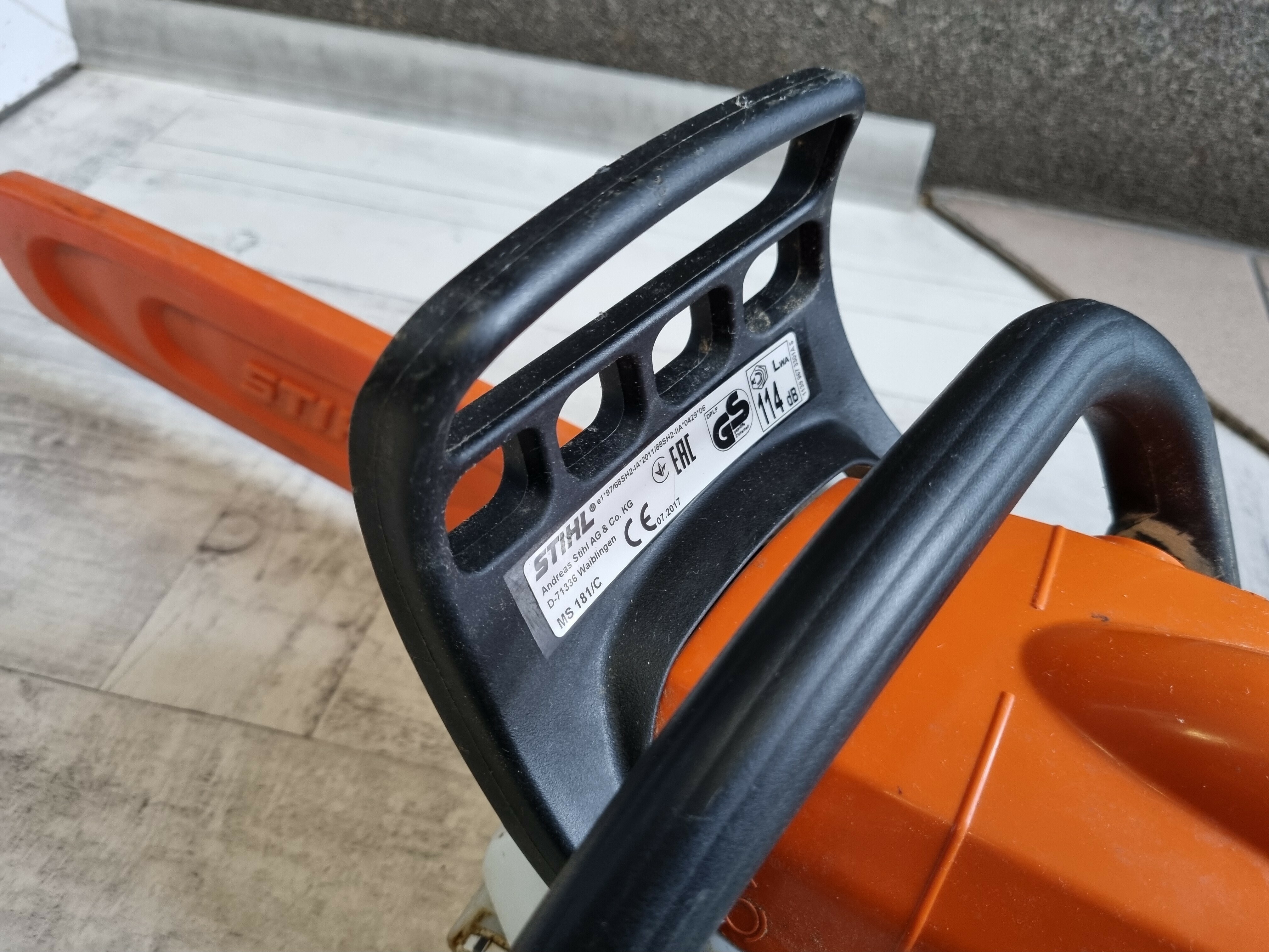 pila-lancuchowa-stihl-ms-181c-zasilanie-spalinowe