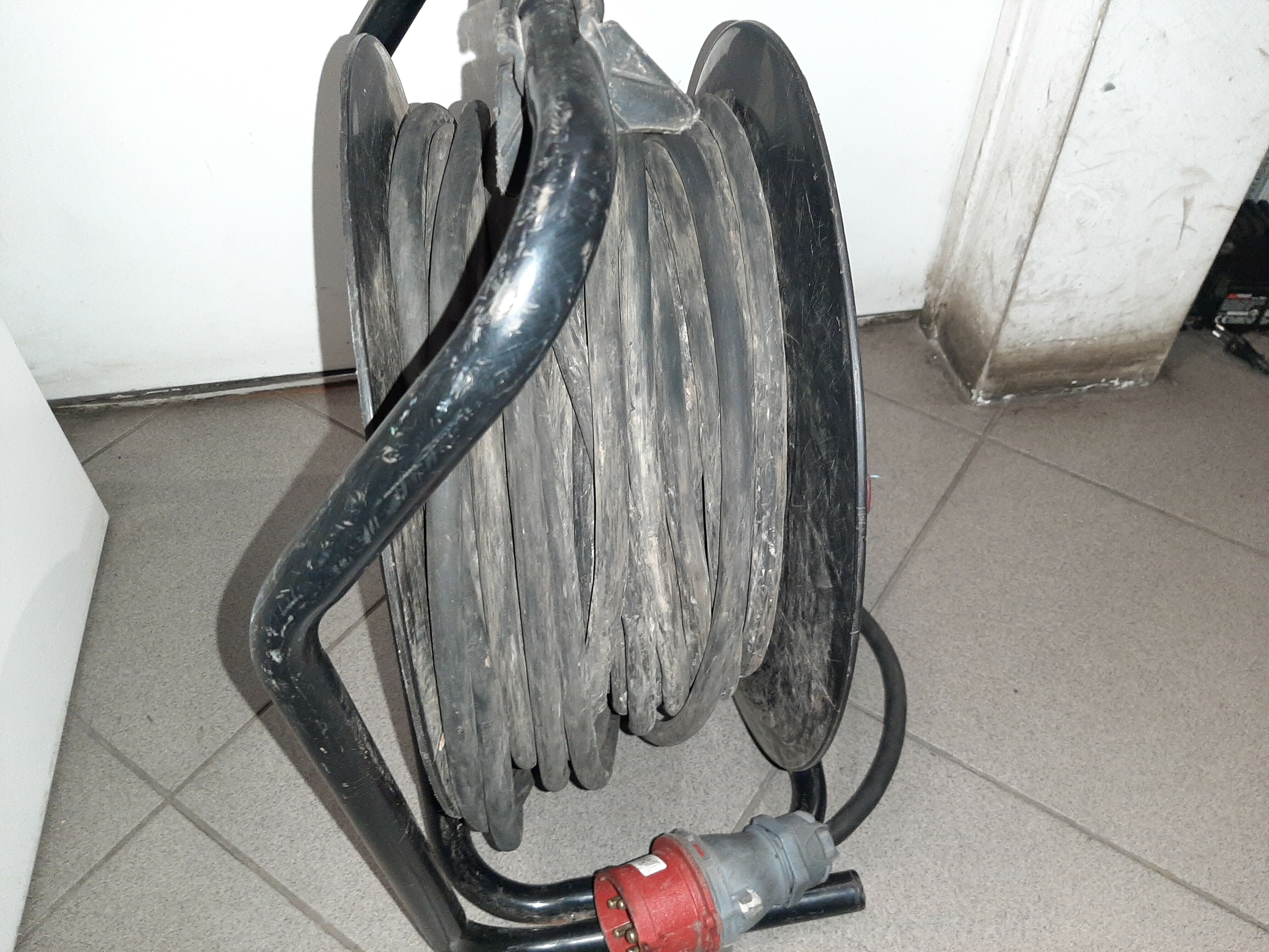 przedluzacz-gumowy-silowy-budowa-adelid-30m-16a-slowackiego-17-katowice