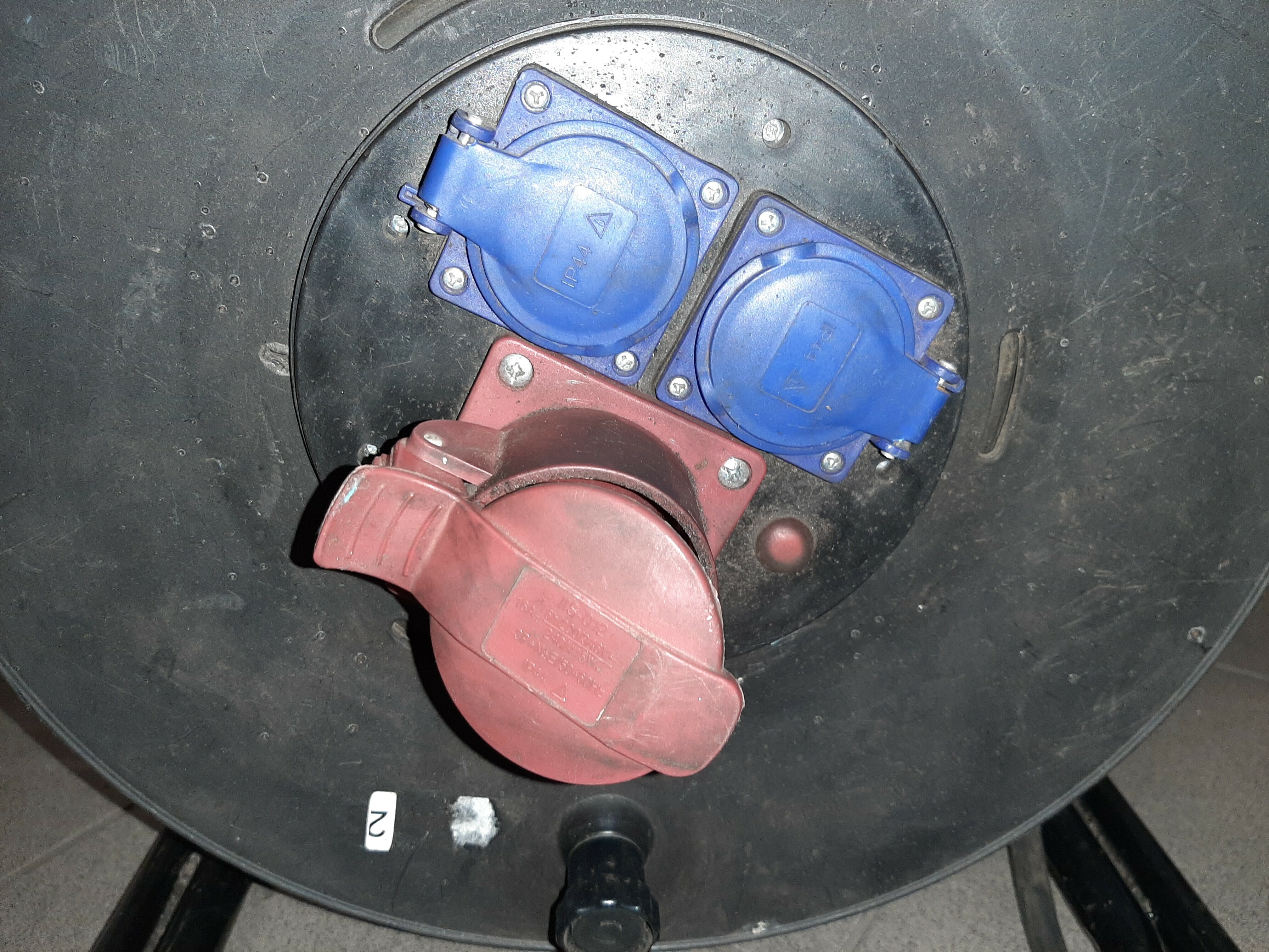 przedluzacz-gumowy-silowy-budowa-adelid-30m-16a-dlugosc-kabla-30