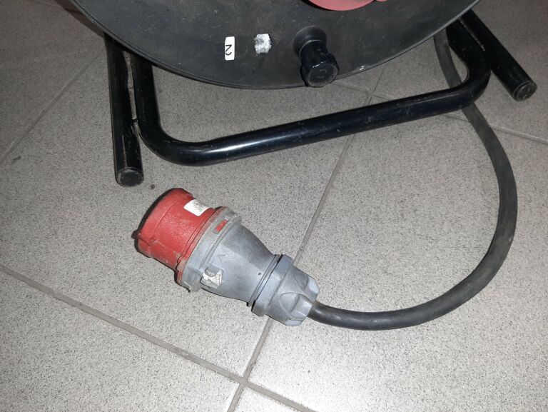 przedluzacz-gumowy-silowy-budowa-adelid-30m-16a-kod-producenta-a30m16a