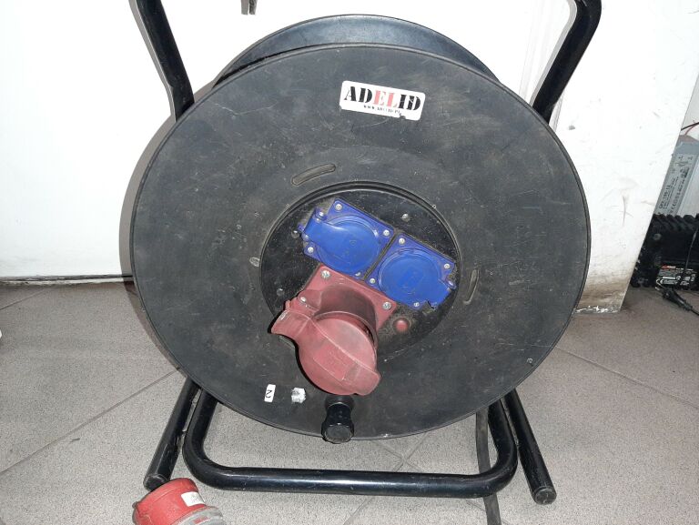 przedluzacz-gumowy-silowy-budowa-adelid-30m-16a-kolor-czarny