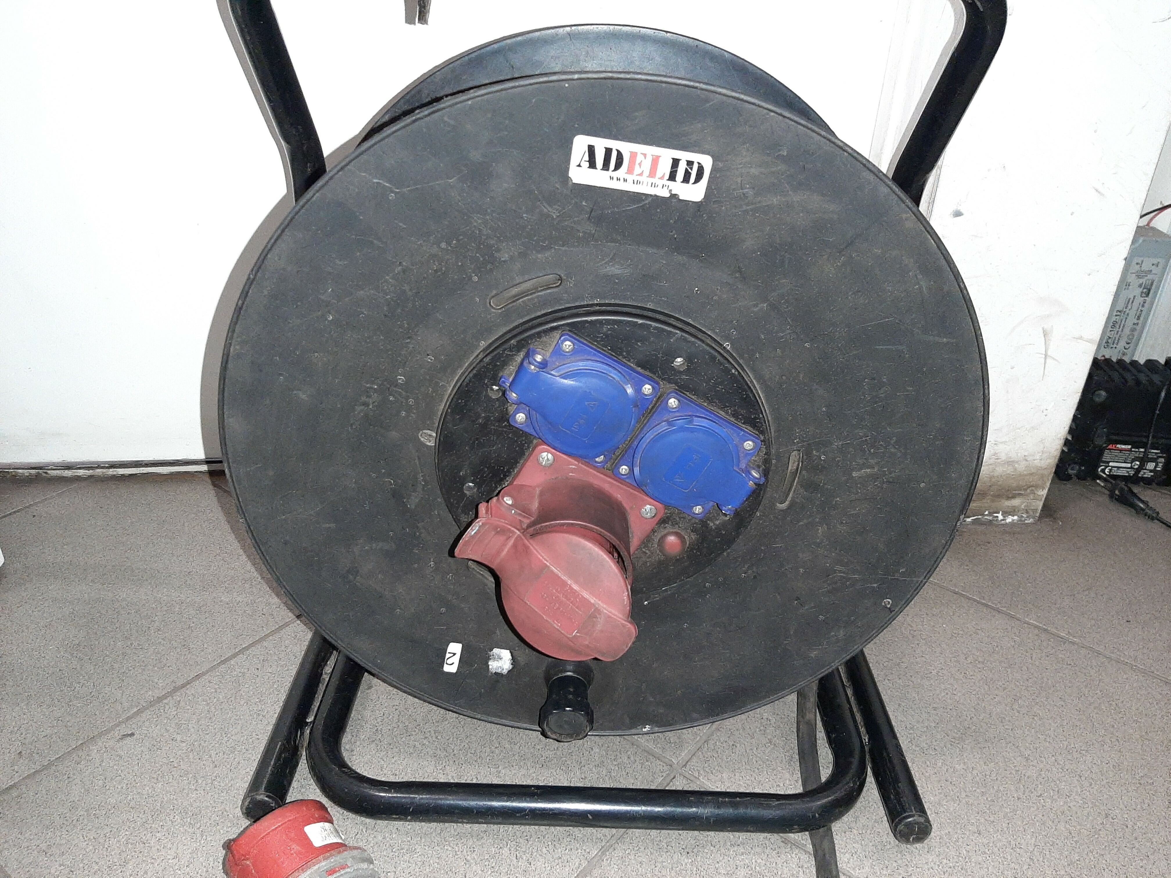 przedluzacz-gumowy-silowy-budowa-adelid-30m-16a-kolor-czarny