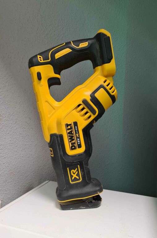 pilarka-szablasta-dewalt-18v-dcs367-pila-lisi-ogo-limanowskiego-1-walbrzych