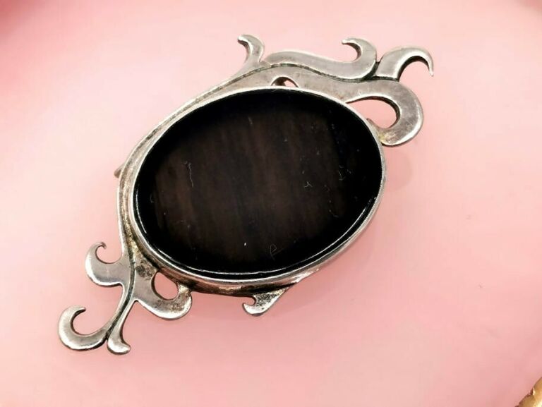 piekna-broszka-warmet-agat-klodzko-kamien-onyks-rodzaj-wyrob-jubilerski