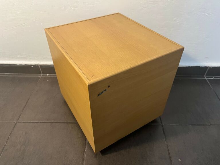 subwoofer-jamo-e-s5ub2-okablowanie-kolor-orzech