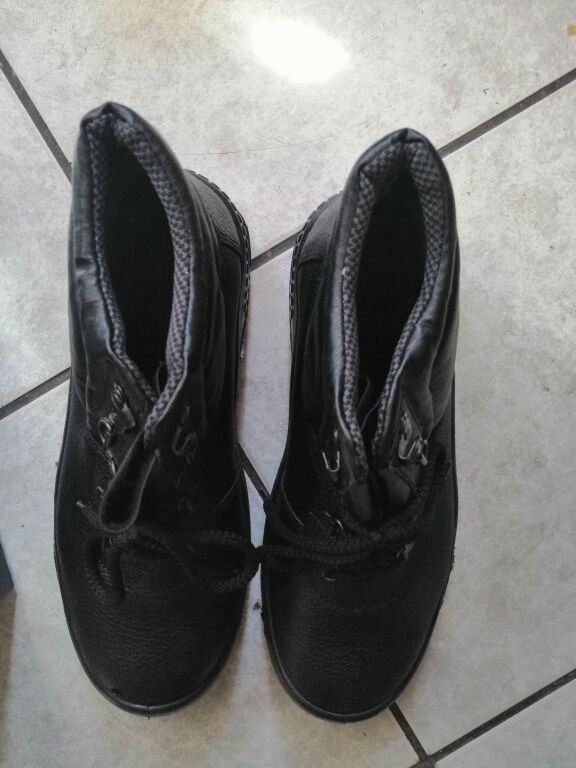 BUTY TECHWORK ROZ. 43
