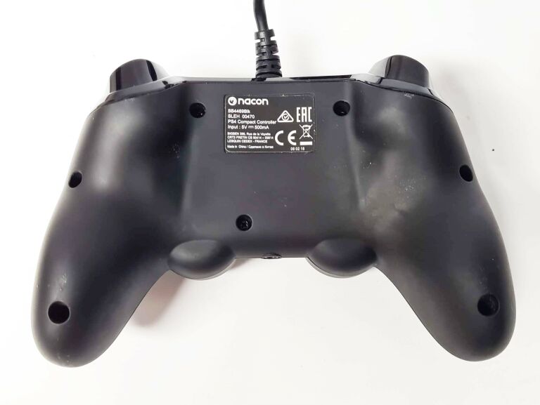 PAD DO SONY PS4 PRZEWODOWY NACON BB4469BLK