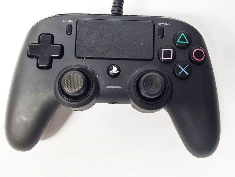 PAD DO SONY PS4 PRZEWODOWY NACON BB4469BLK