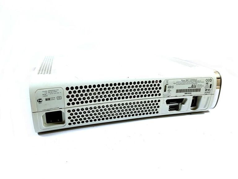 xbox-360-fat-20-gb-8-gier-pad-kolor-bialy