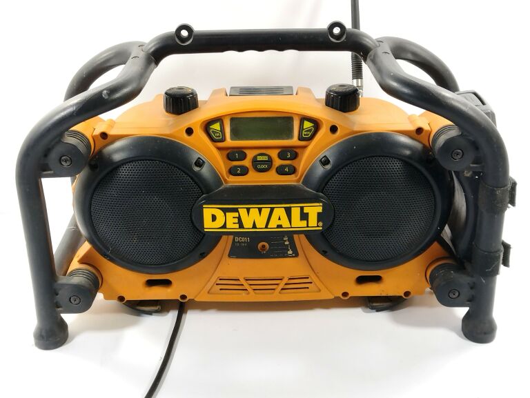 RADIO BUDOWLANE DEWALT DC011