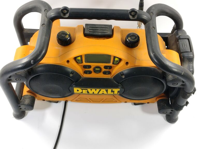 RADIO BUDOWLANE DEWALT DC011