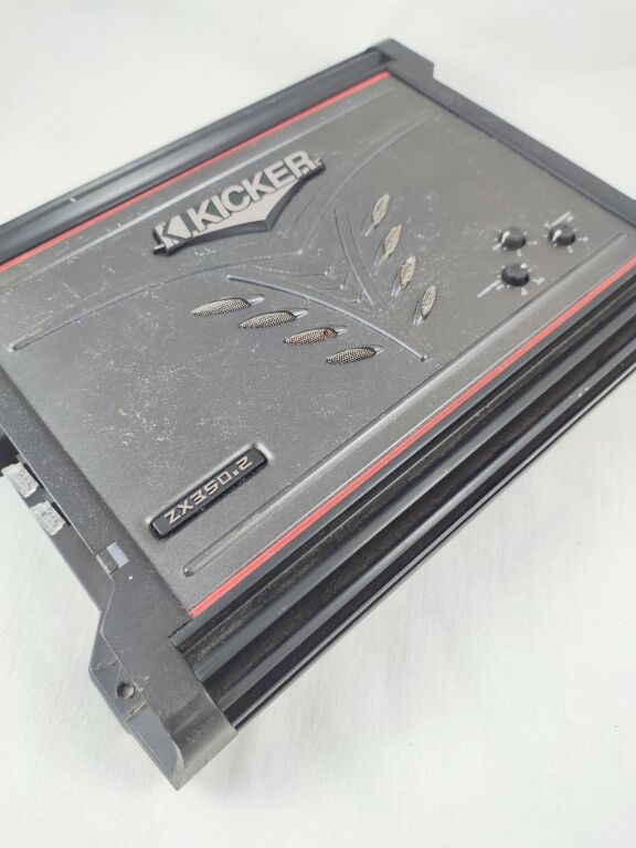 WZMACNIACZ KICKER ZX350,02
