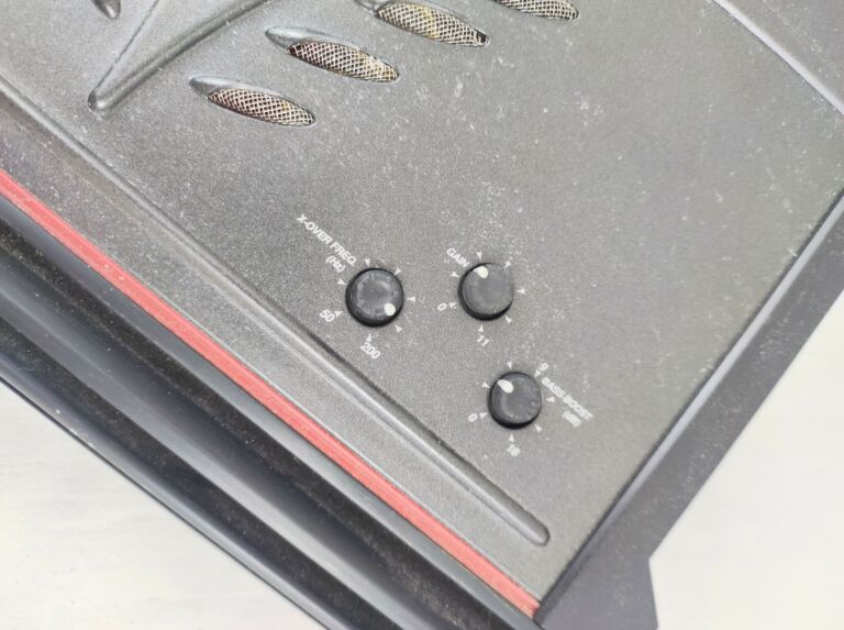 WZMACNIACZ KICKER ZX350,02