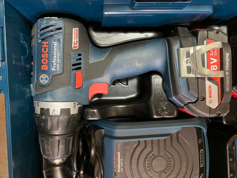 WKRĘTARKA BOSCH GSR 18 V-EC 2X BATERIA ŁADOWARKA