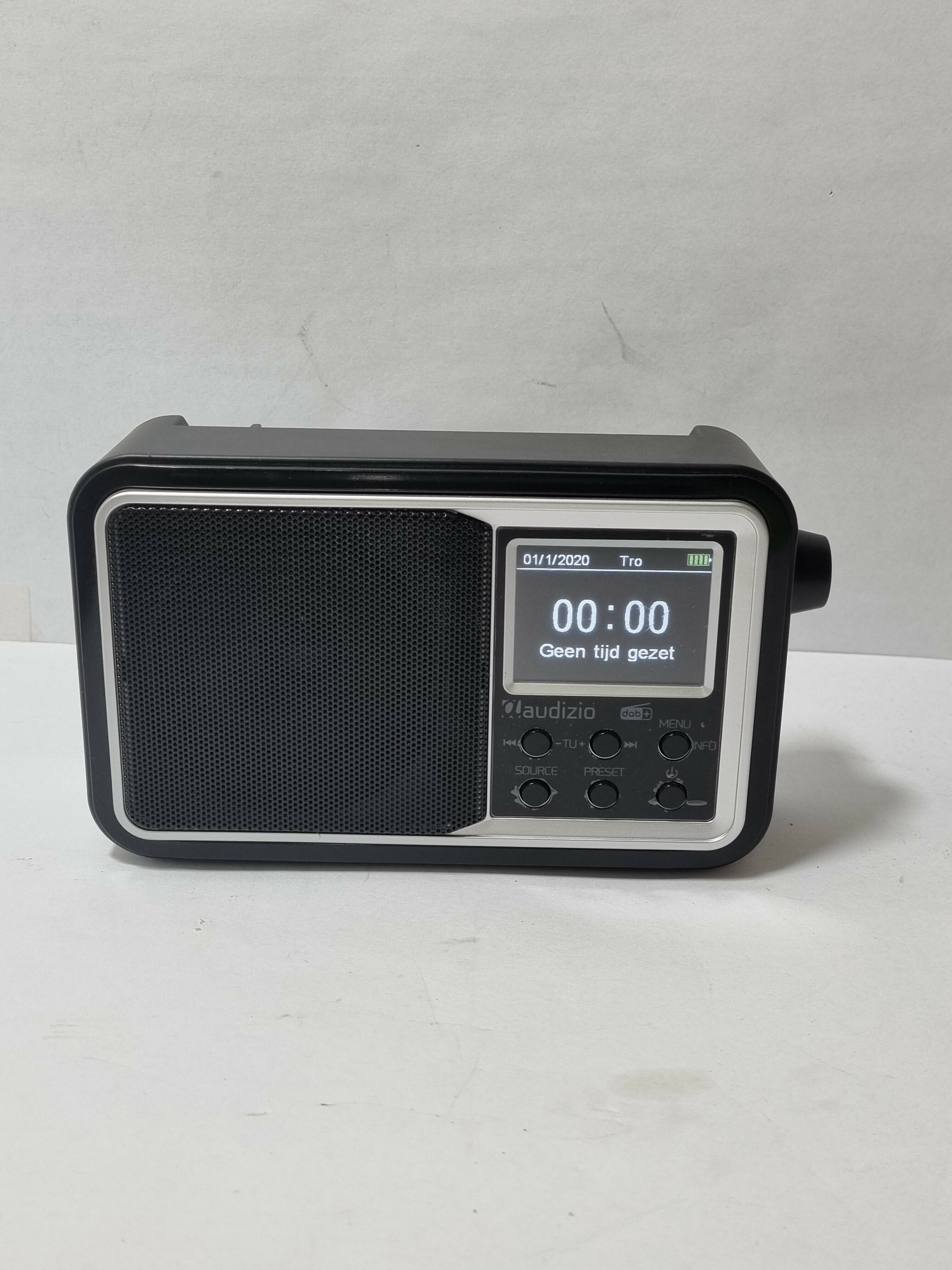 przenosne-radio-z-akumulatorem-fm-dab-bluetoot-stan-uzywany