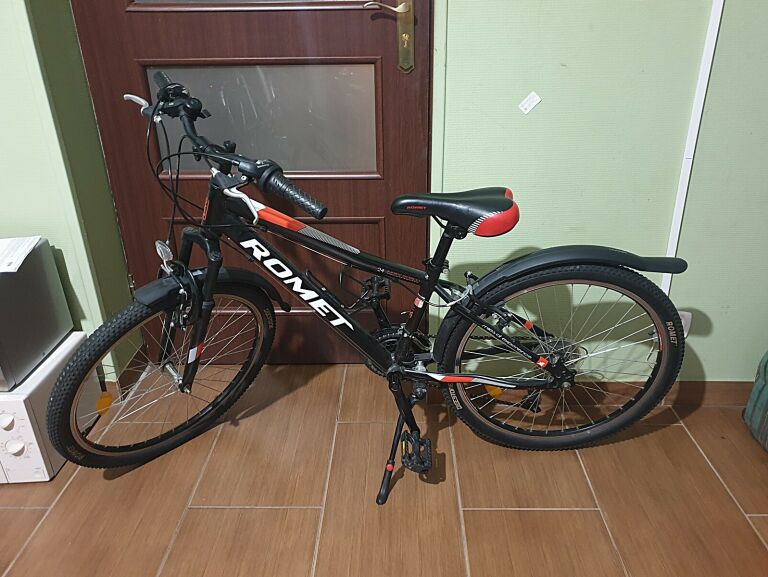 JUNIOR EDITION M