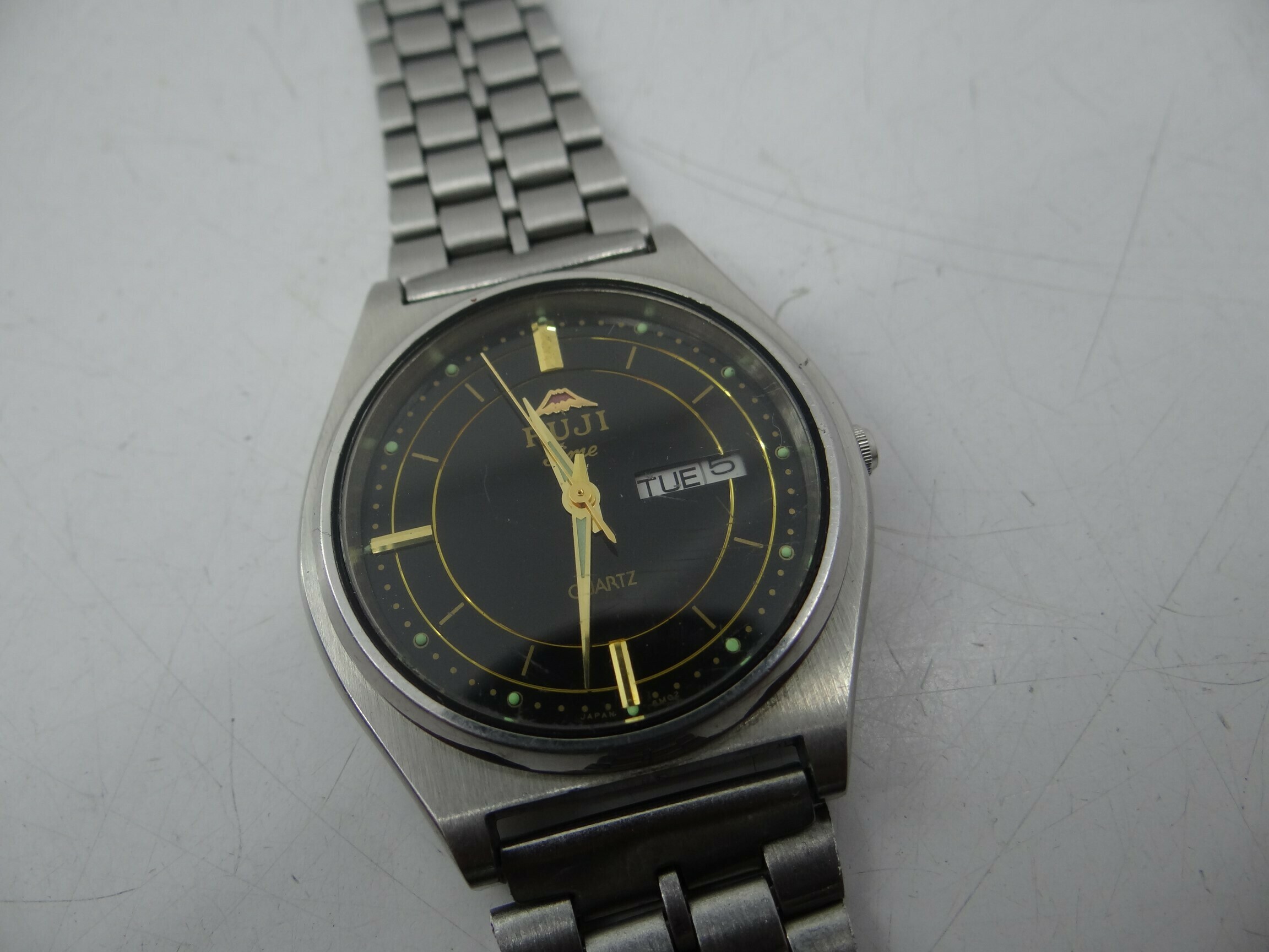 zegarek-fuji-m314qs-ksztalt-koperty-okragla