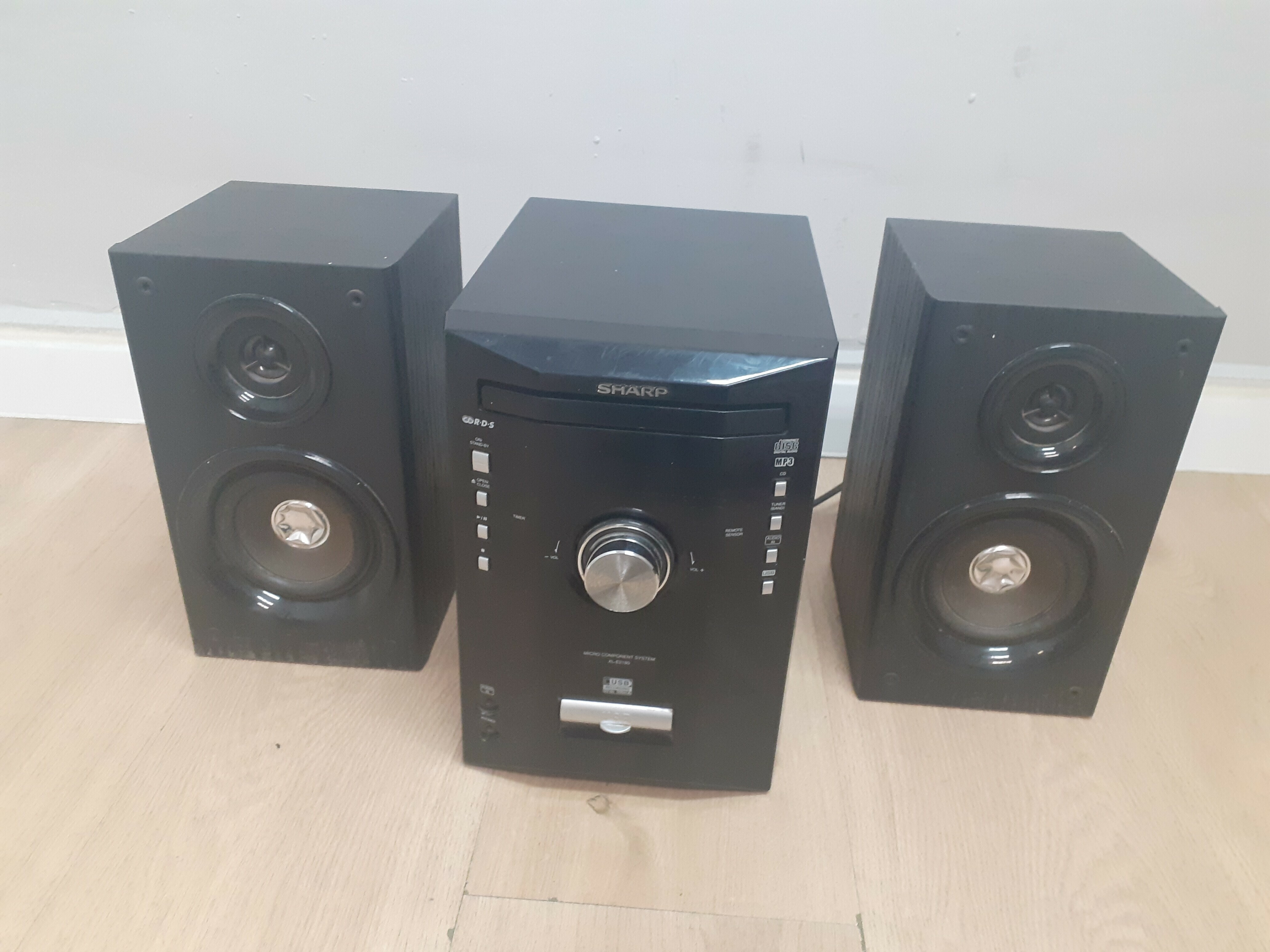 wieza-sharp-xl-e2180h-40w-radio-fm