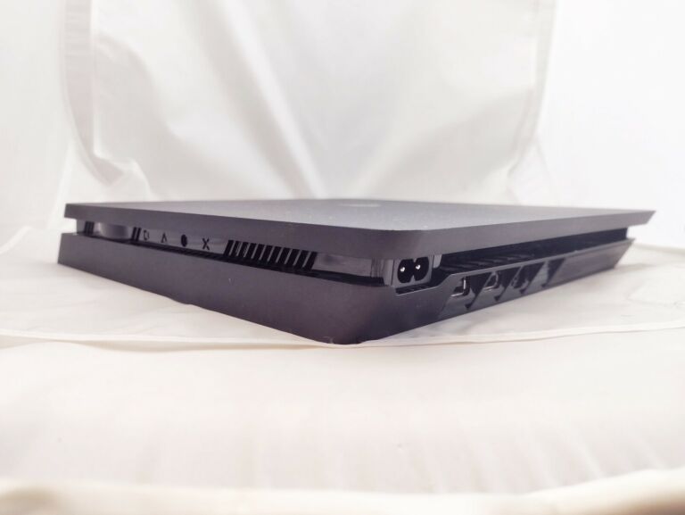 konsola-playstation-4-slim-cuh-2216b-1tb-ps4-kod-producenta-cuh-2216b