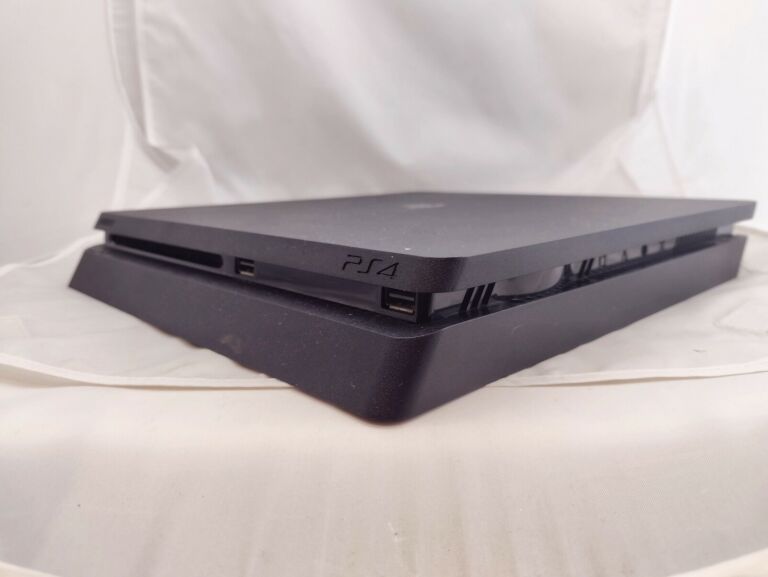 konsola-playstation-4-slim-cuh-2216b-1tb-ps4-stan-uzywany