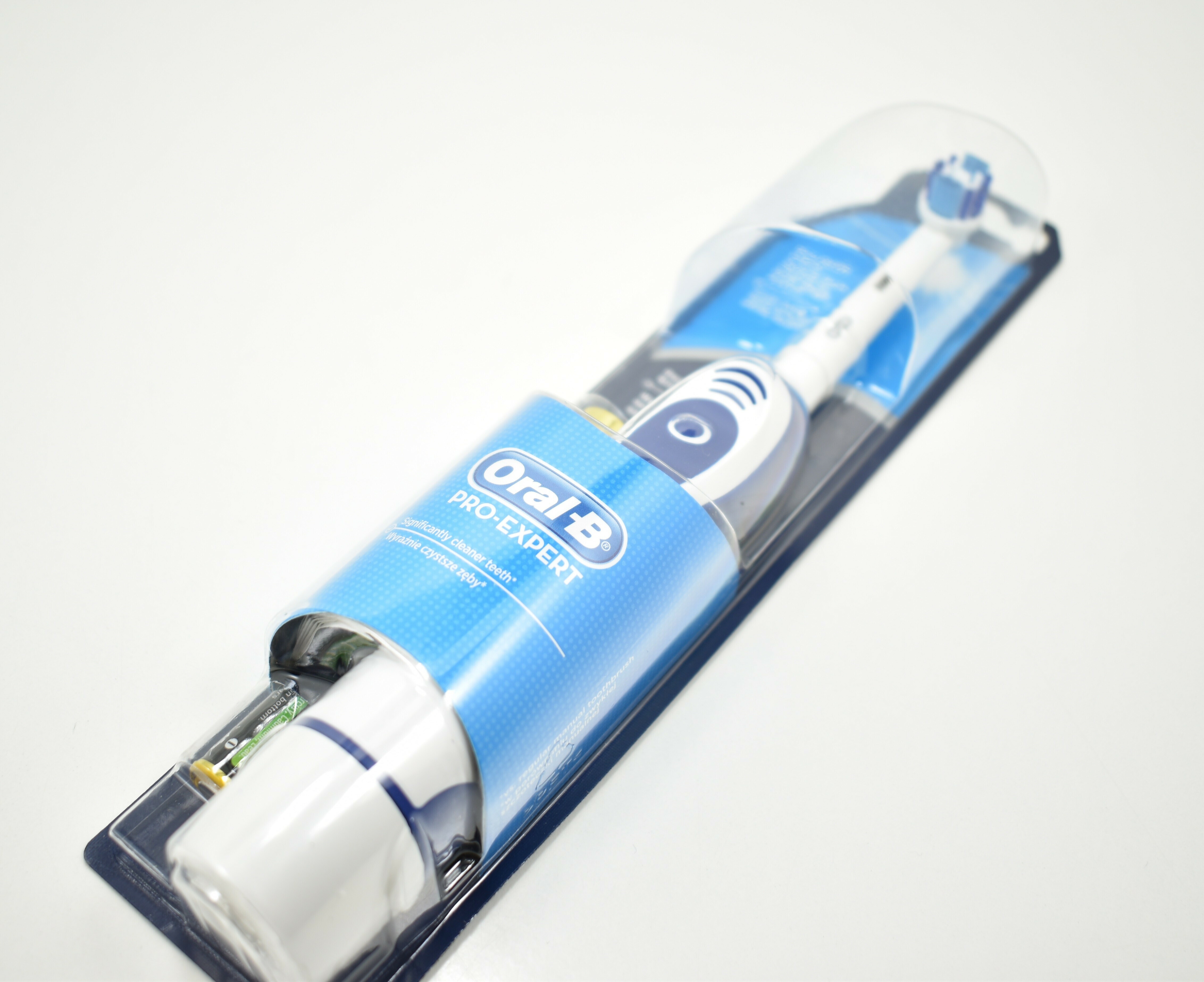 elektryczna-szczoteczka-na-baterie-oral-b-3744-marka-oral-b