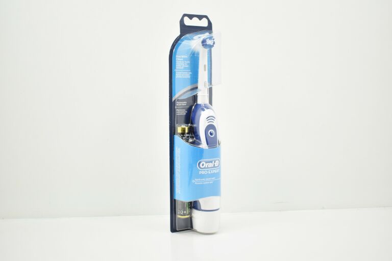 elektryczna-szczoteczka-na-baterie-oral-b-3744-jagiellonska-11-warszawa