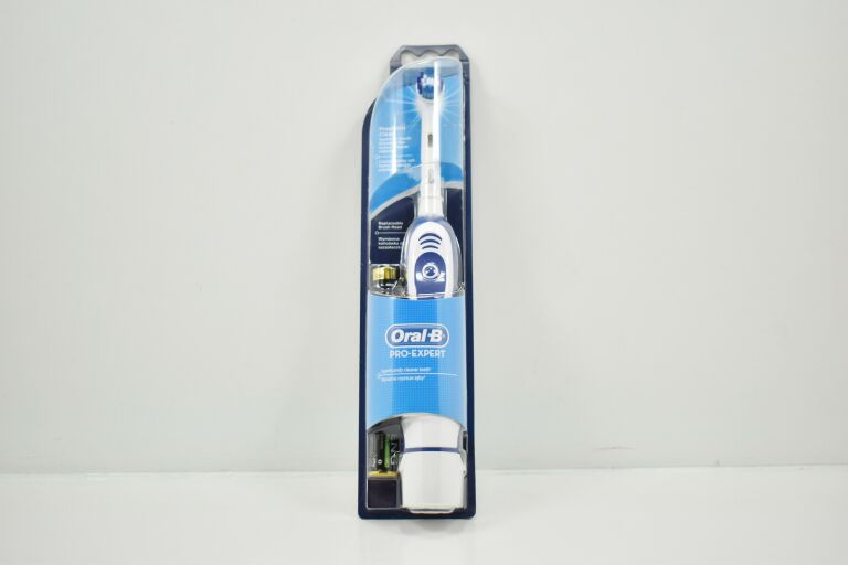 elektryczna-szczoteczka-na-baterie-oral-b-3744-stan-powystawowy