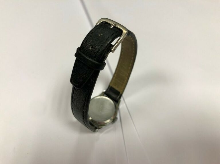 zegarek-3apr-22-kamienie-bateria-do-wymiany-mechanizm-kwarcowy