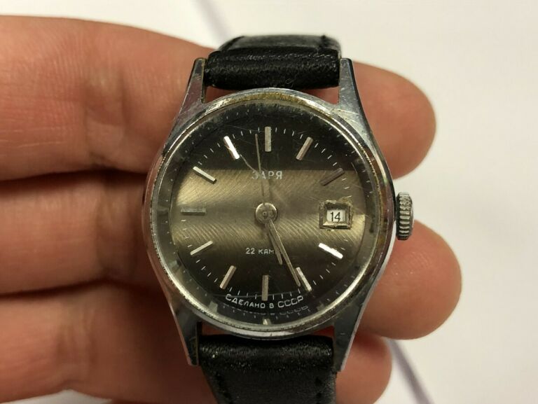 zegarek-3apr-22-kamienie-bateria-do-wymiany-stan-uzywany