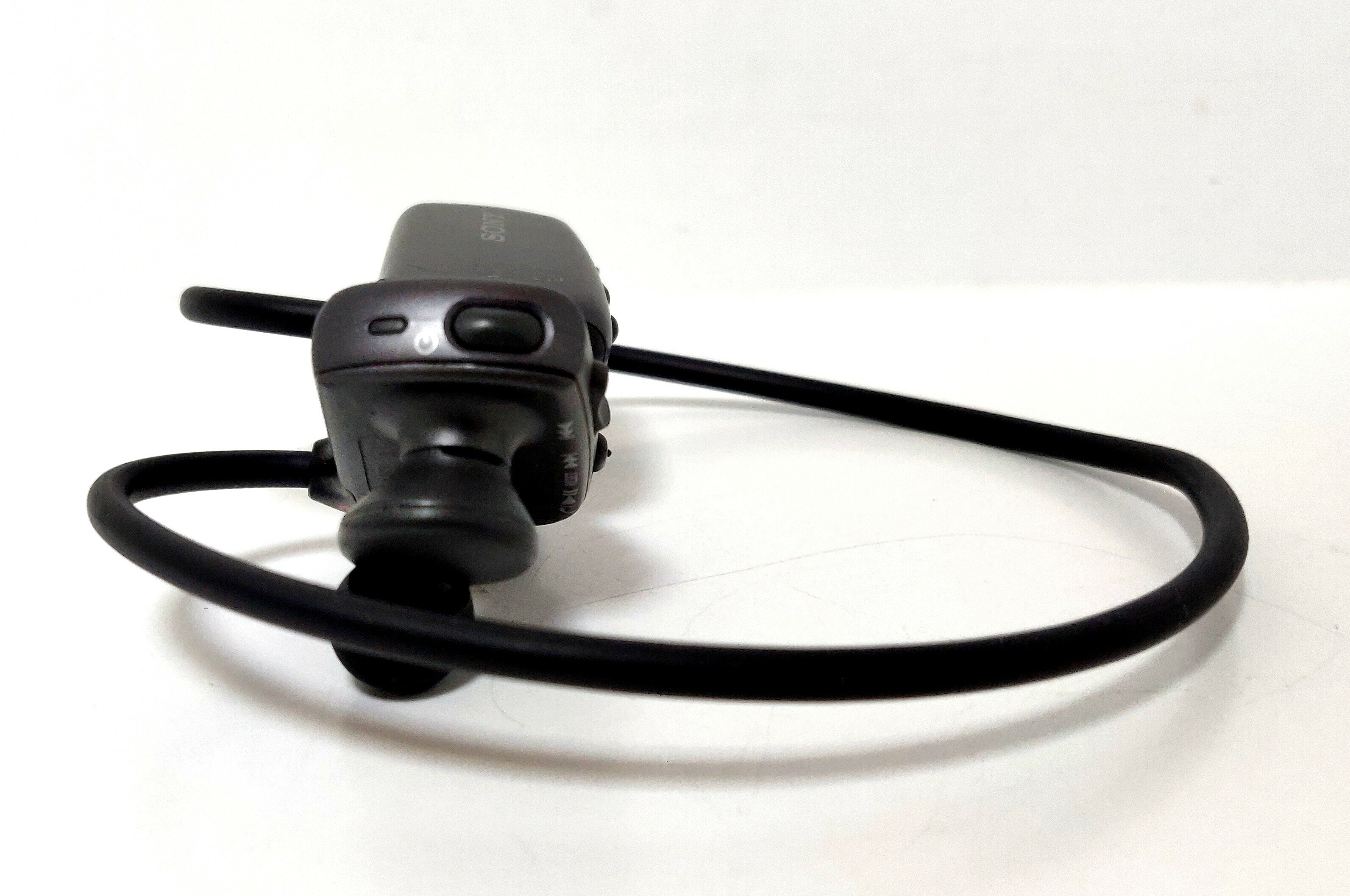 odtwarzacz-mp3-sluchawki-sony-bcr-nw-ws610-kolor-dominujacy-czarny