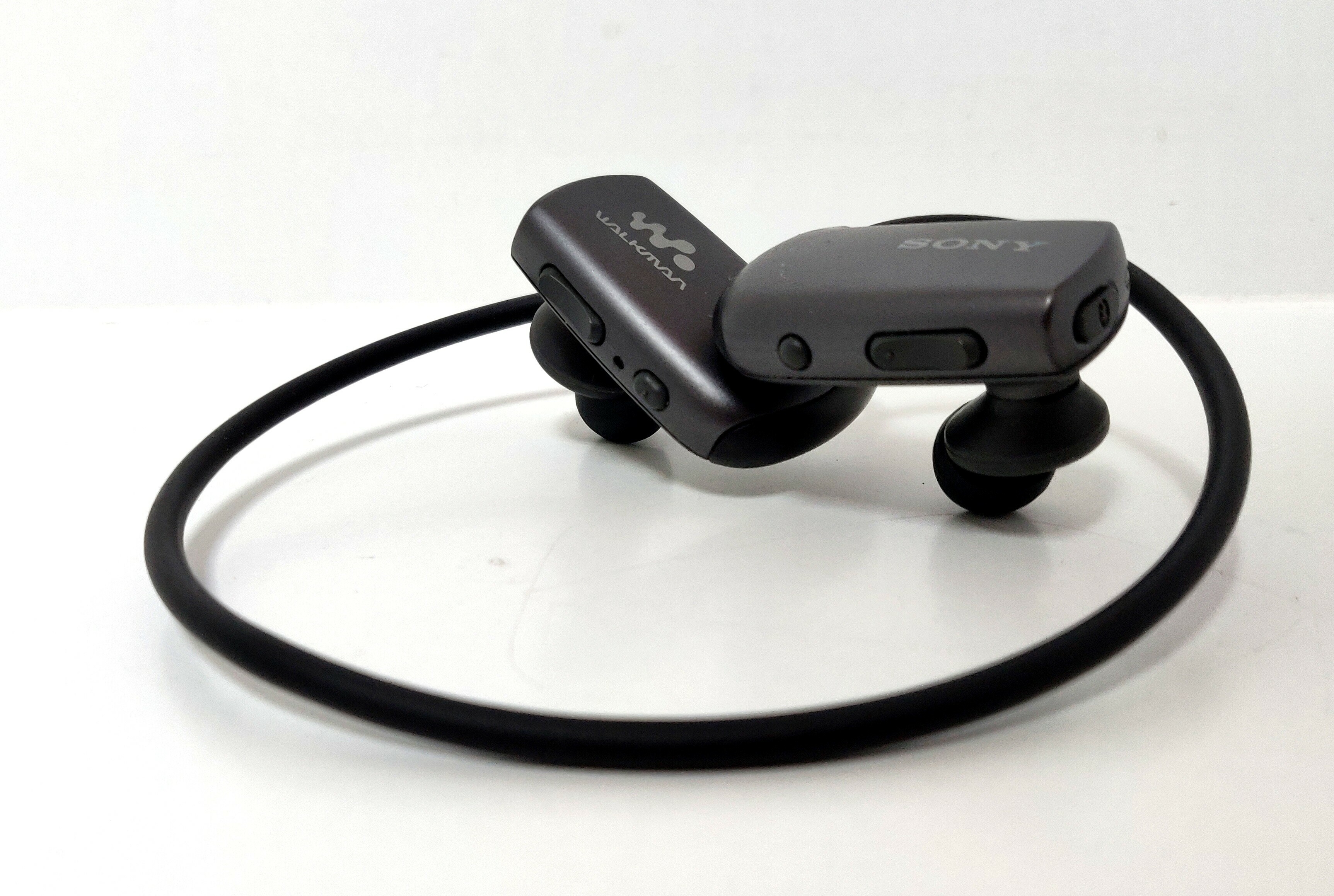 odtwarzacz-mp3-sluchawki-sony-bcr-nw-ws610-transmisja-sygnalu-bluetooth