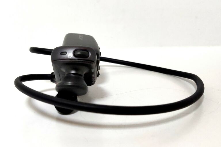 odtwarzacz-mp3-sluchawki-sony-bcr-nw-ws610-kolor-dominujacy-czarny