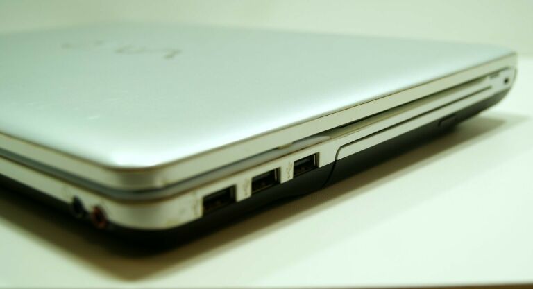 LAPTOP SONY VAIO PCG-71211M I5 4GB RAM 240GB HDD