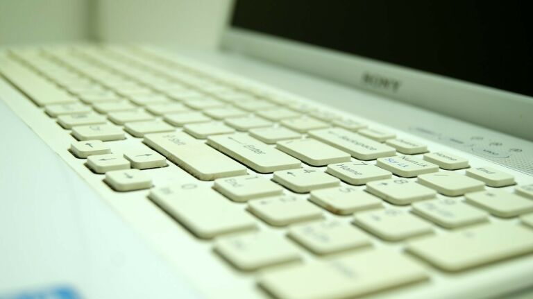 LAPTOP SONY VAIO PCG-71211M I5 4GB RAM 240GB HDD