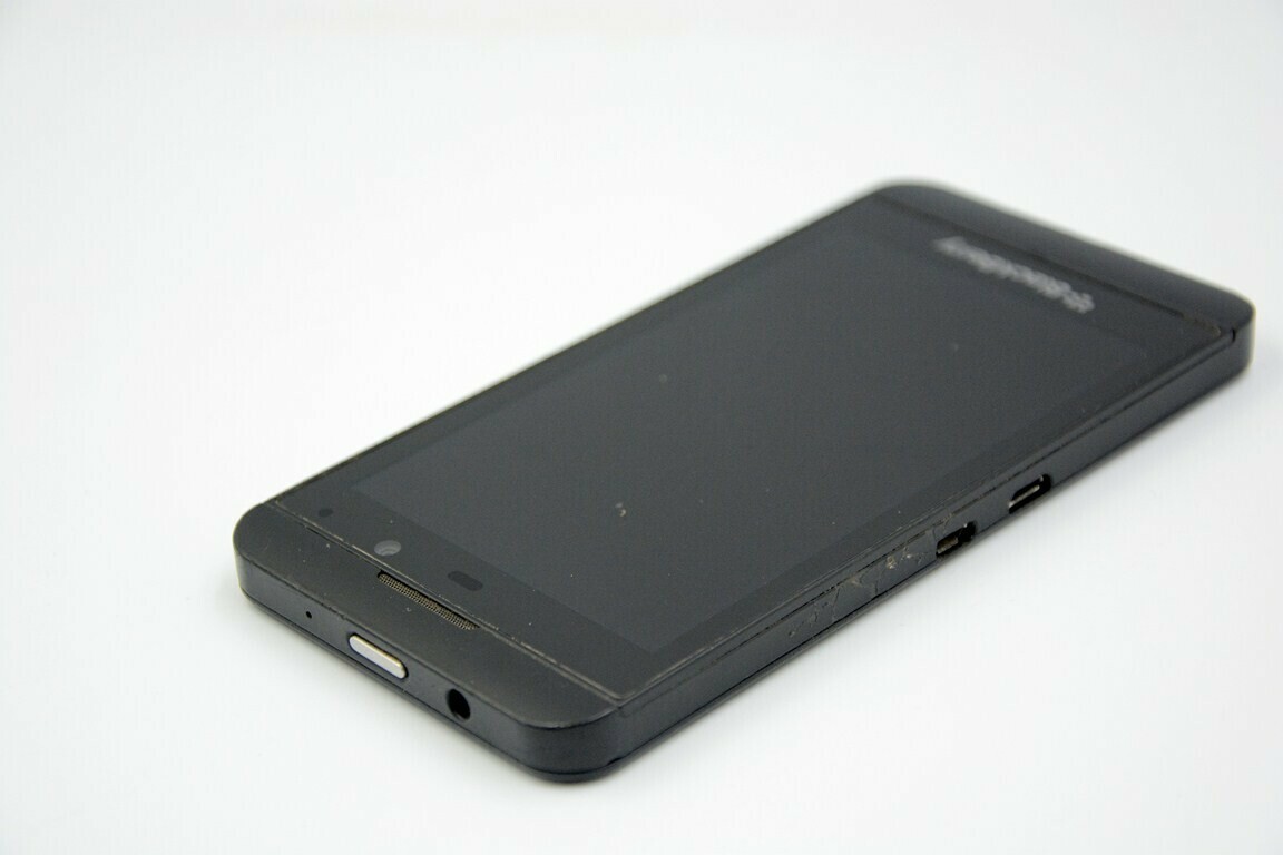 telefon-blackberry-z10-16gb-typ-smartfon