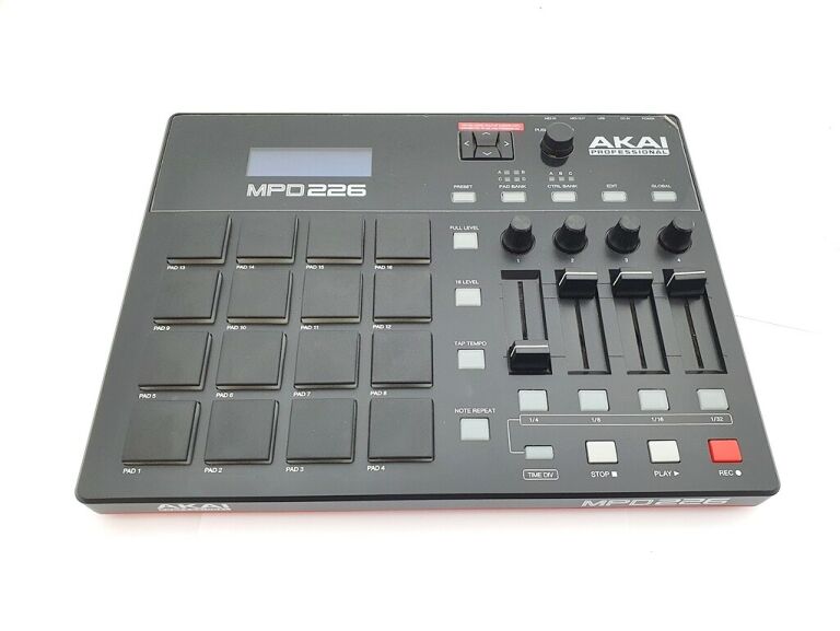 KONTROLER PADOWY AKAI MPD-226