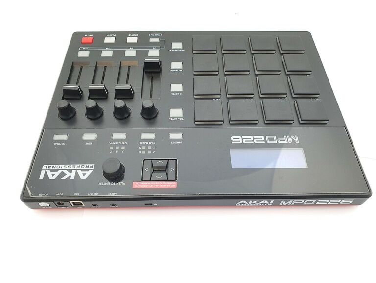 KONTROLER PADOWY AKAI MPD-226