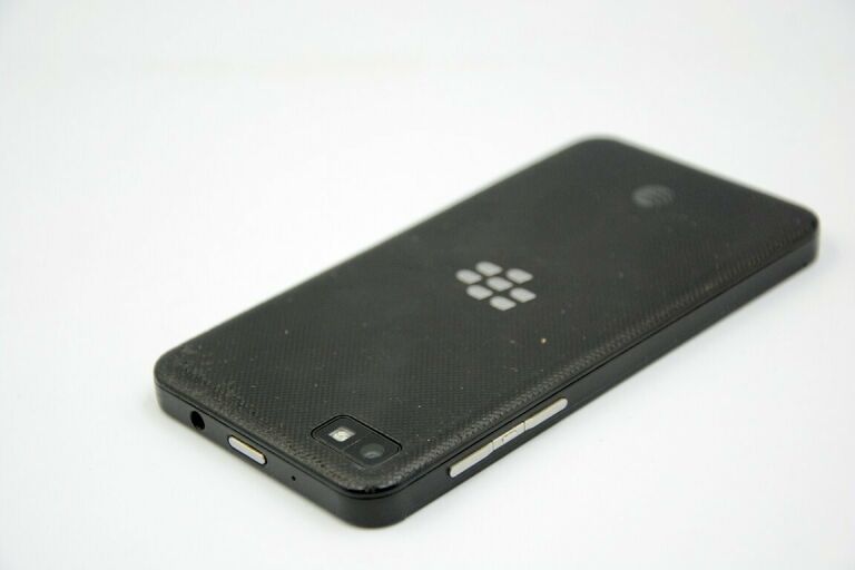 telefon-blackberry-z10-16gb-ean-802975663446