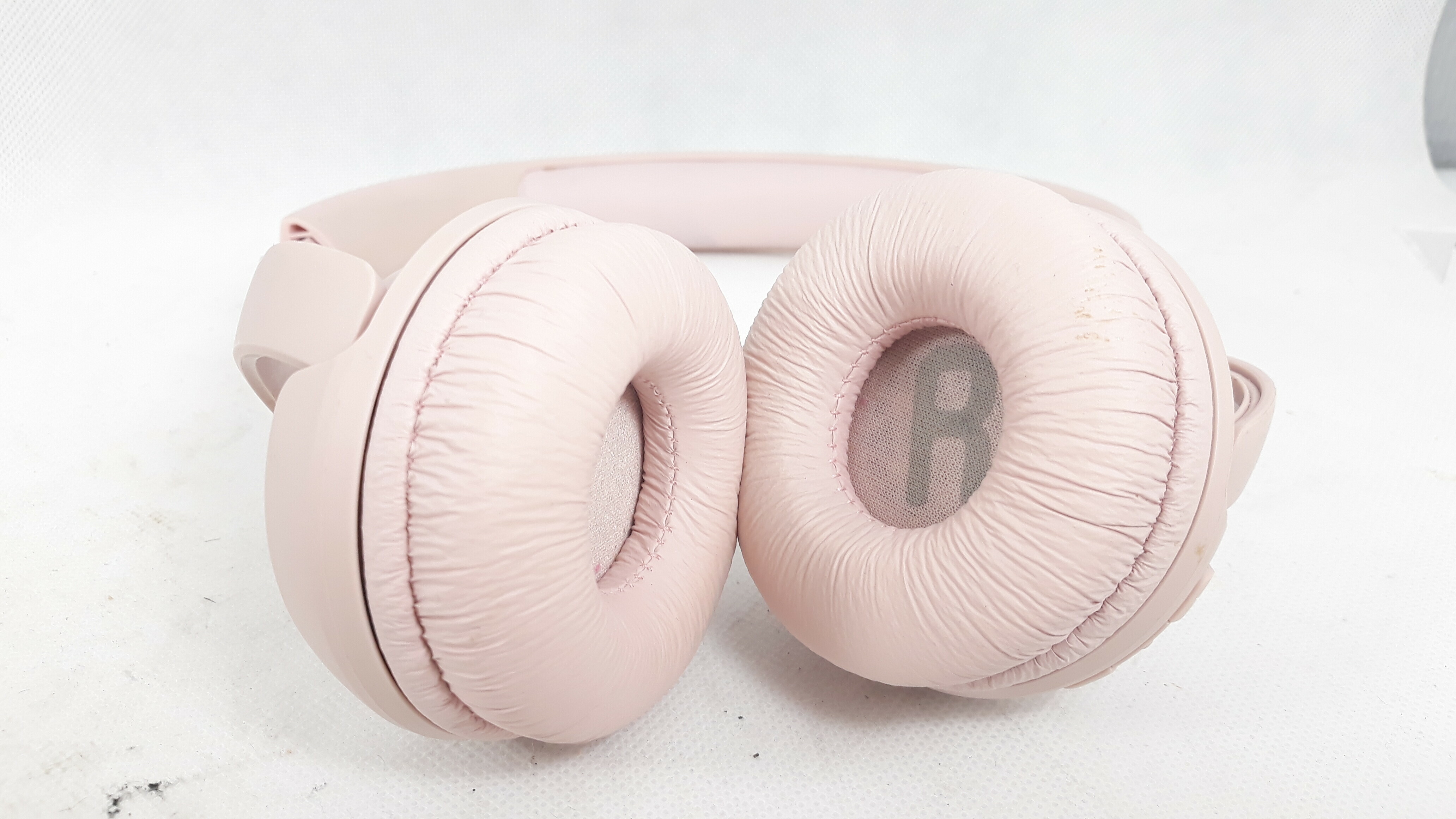 sluchawki-jbl-tune-500bt-rozowe-kolor-dominujacy-rozowy